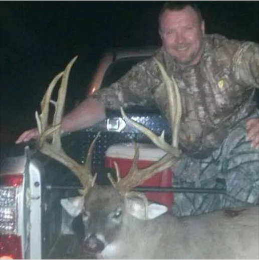 Check out this fine buck killed by Steve Lucas in Alabama. it was scored at more than 194 inches BTR and is a doggone hoss no matter who scores it anywhere or anytime! Wow!