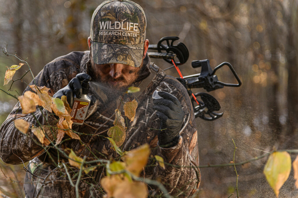 EarthMasking Cover Scents to Help Reduce Human Odor | Deer & Deer Hunting