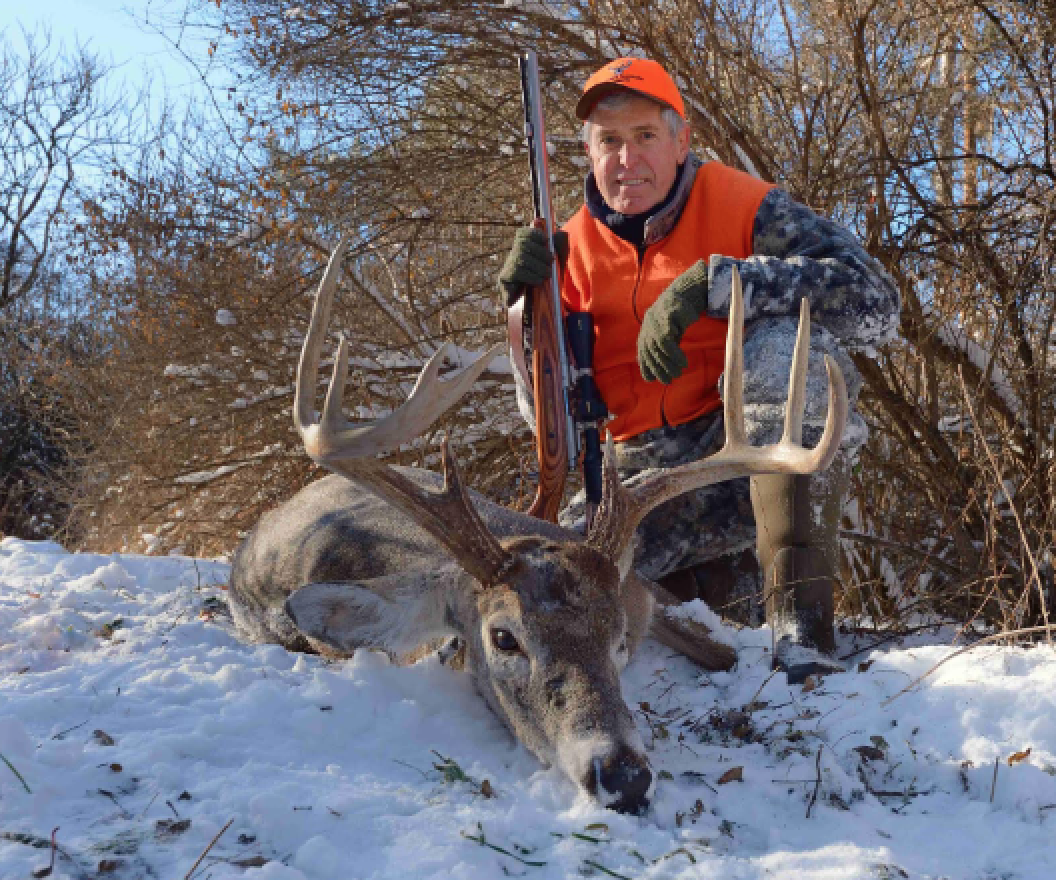 A Photographic Journey Through The Season Whitetails by Charles J Alsheimer 